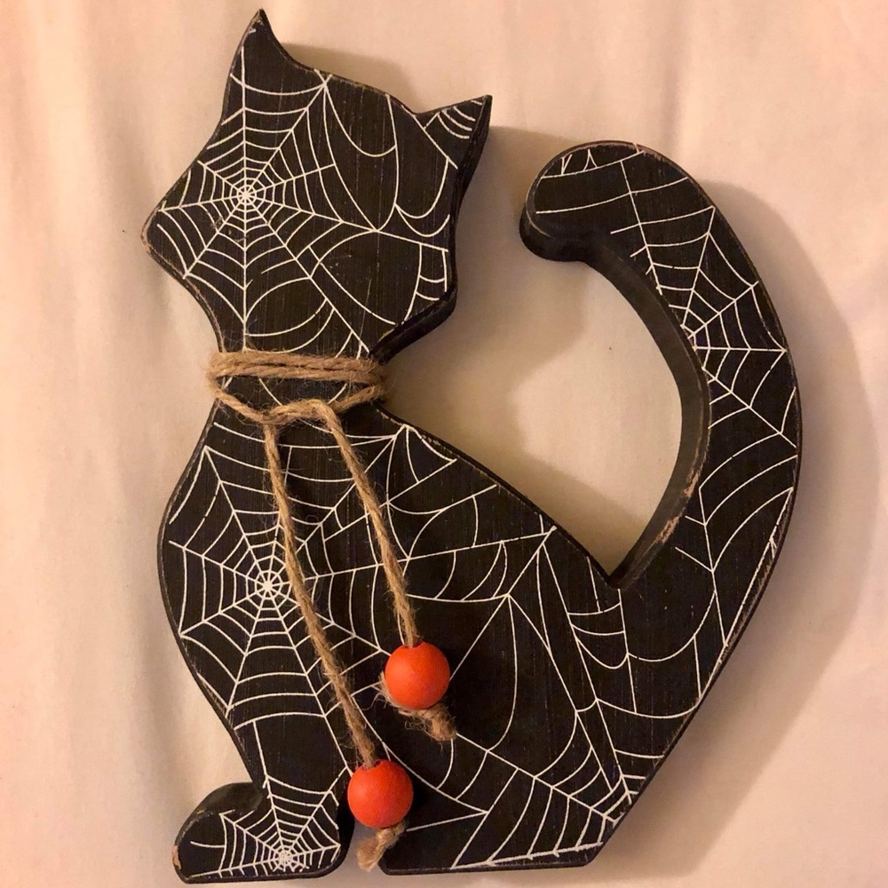 Halloween cat decor